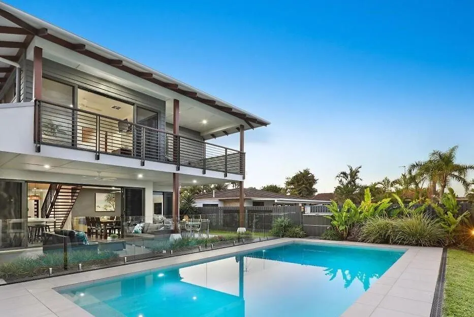 Waterfront Home Bordering Mooloolaba Buddina