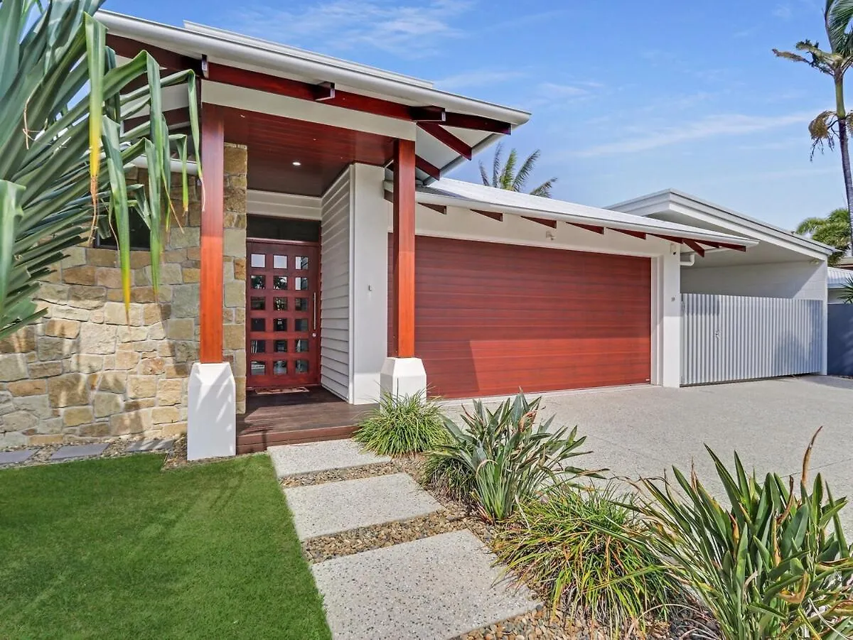 Waterfront Home Bordering Mooloolaba Buddina Австралия