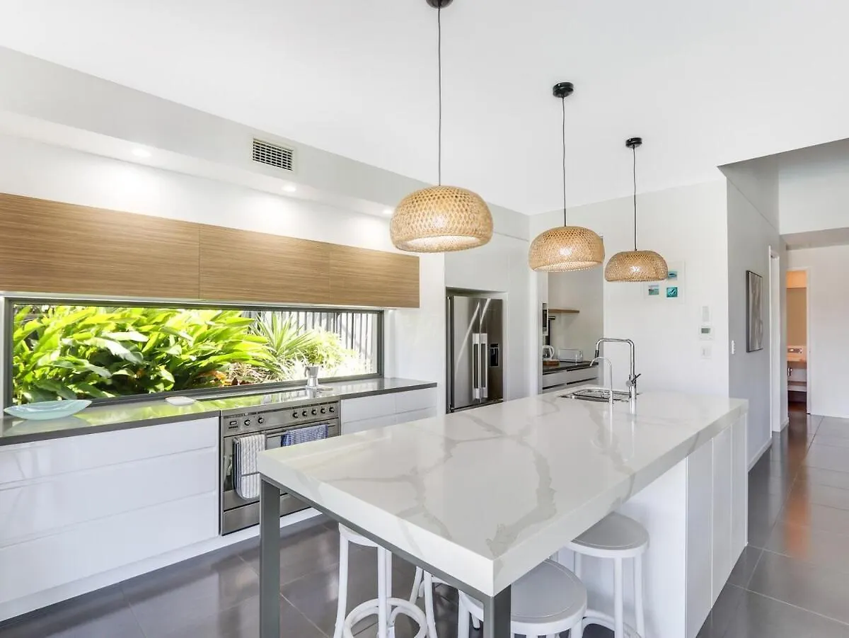 Waterfront Home Bordering Mooloolaba Buddina