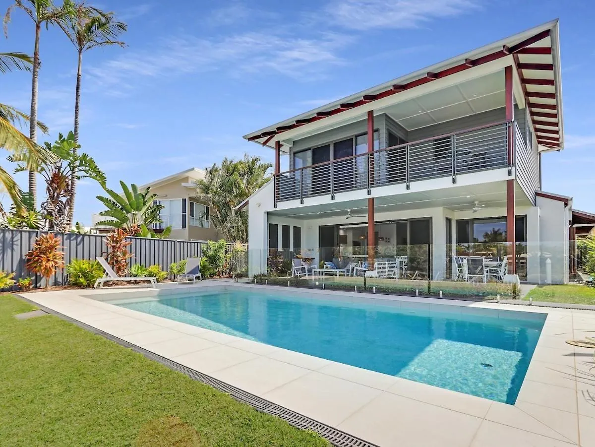 בית נופש בודינה Waterfront Home Bordering Mooloolaba